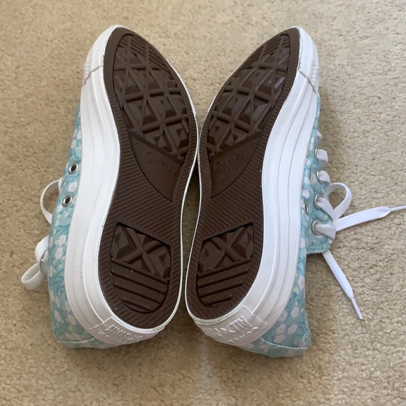 Converse Sneaker - Picture 5 of 10